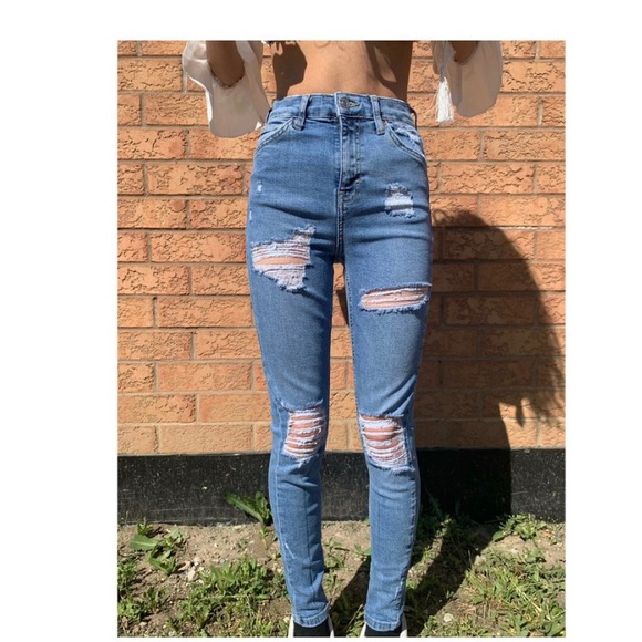 ✨High Waisted Ripped Jeans✨ - Picture 1 of 4